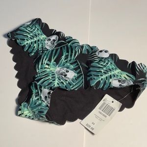 B29 Hot Topic Midnight Hour Skull Leaf Scallop Swim Bottoms Junior XS